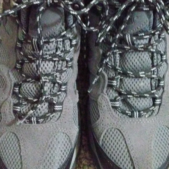 Khombu brand Men's Hiking Boots - Picture 4 of 8